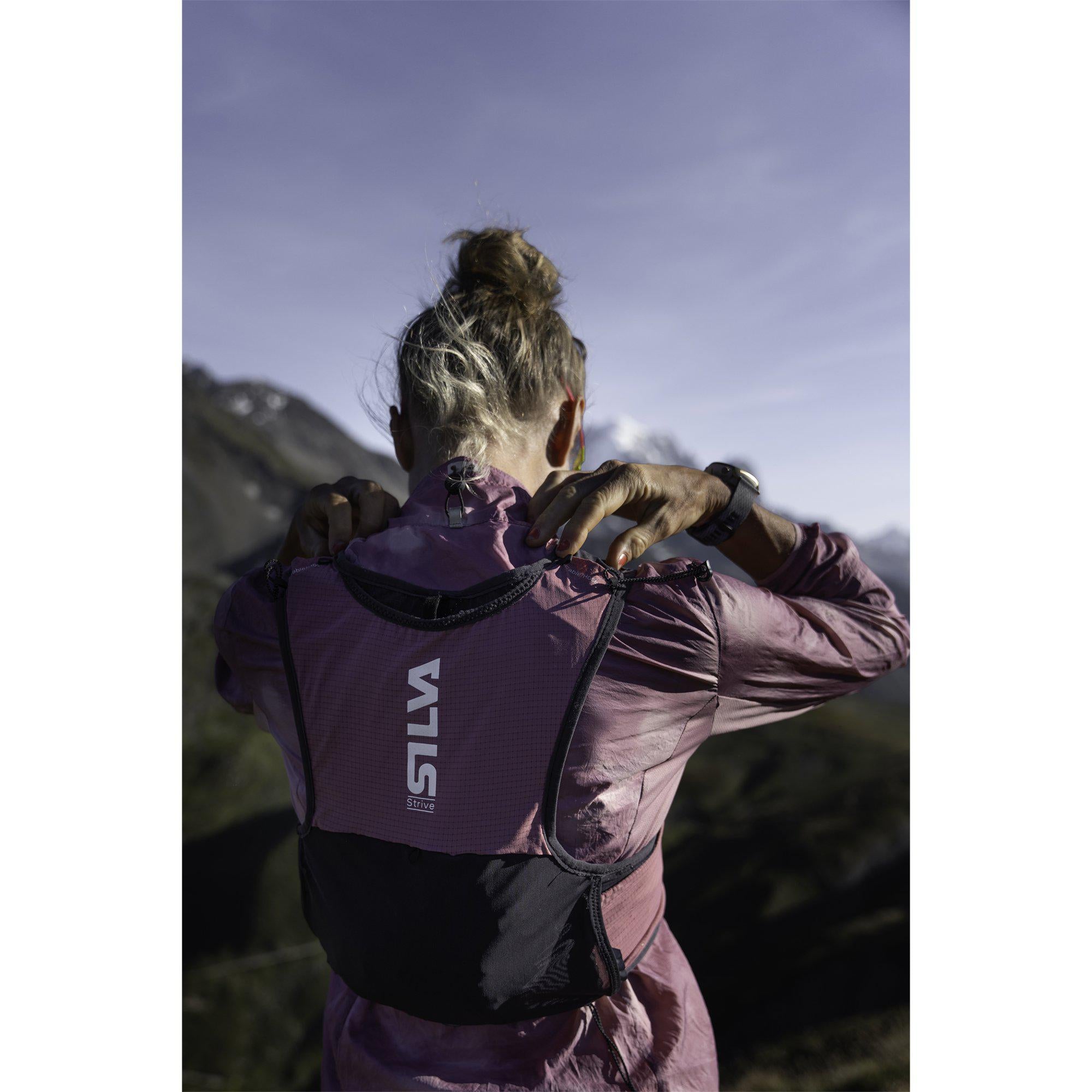 Strive 5 Running Vest (incl. 2 Soft Flasks)