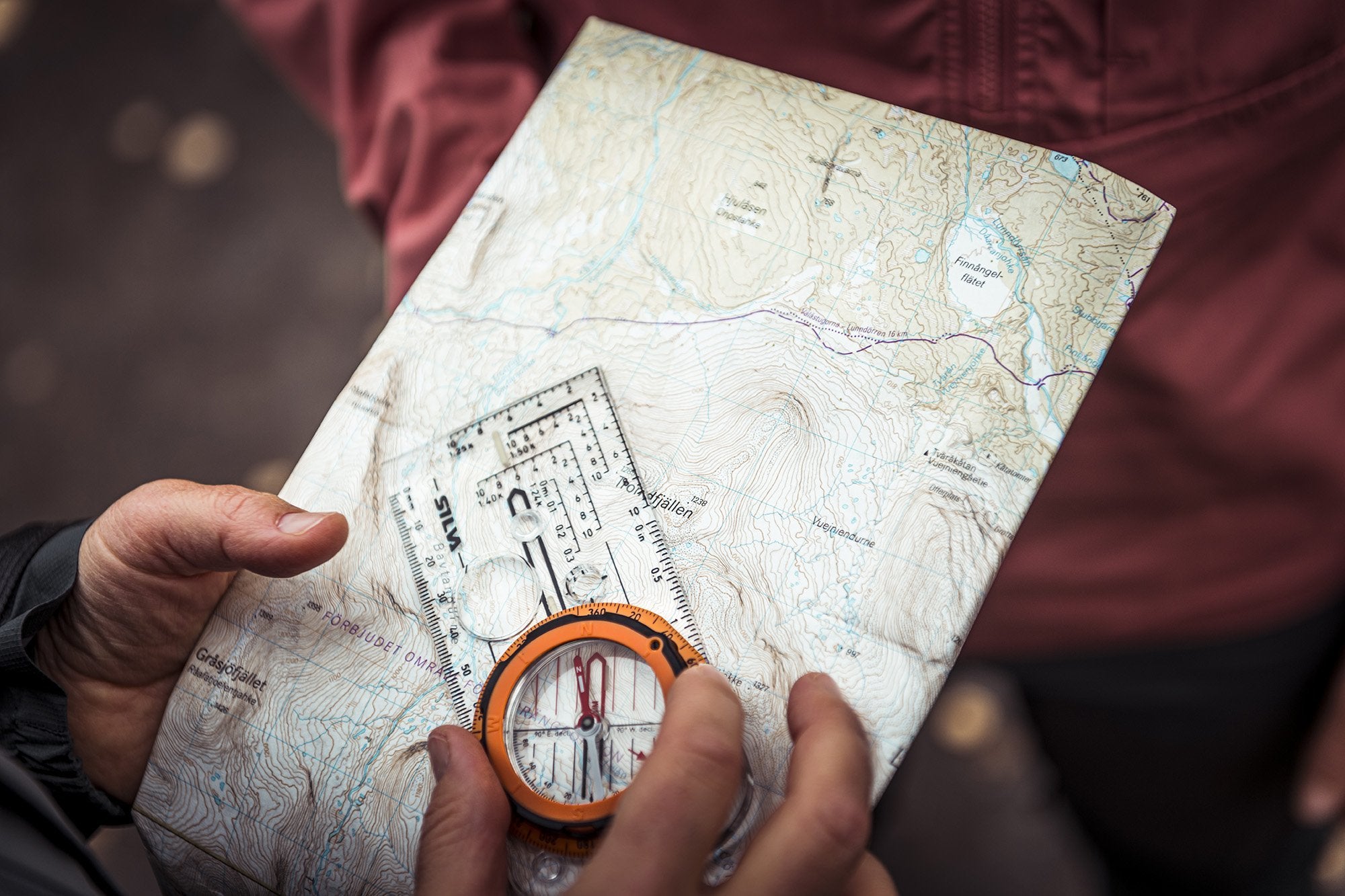 How compasses work - Explaining the core Features- SilvaSweden.com ...