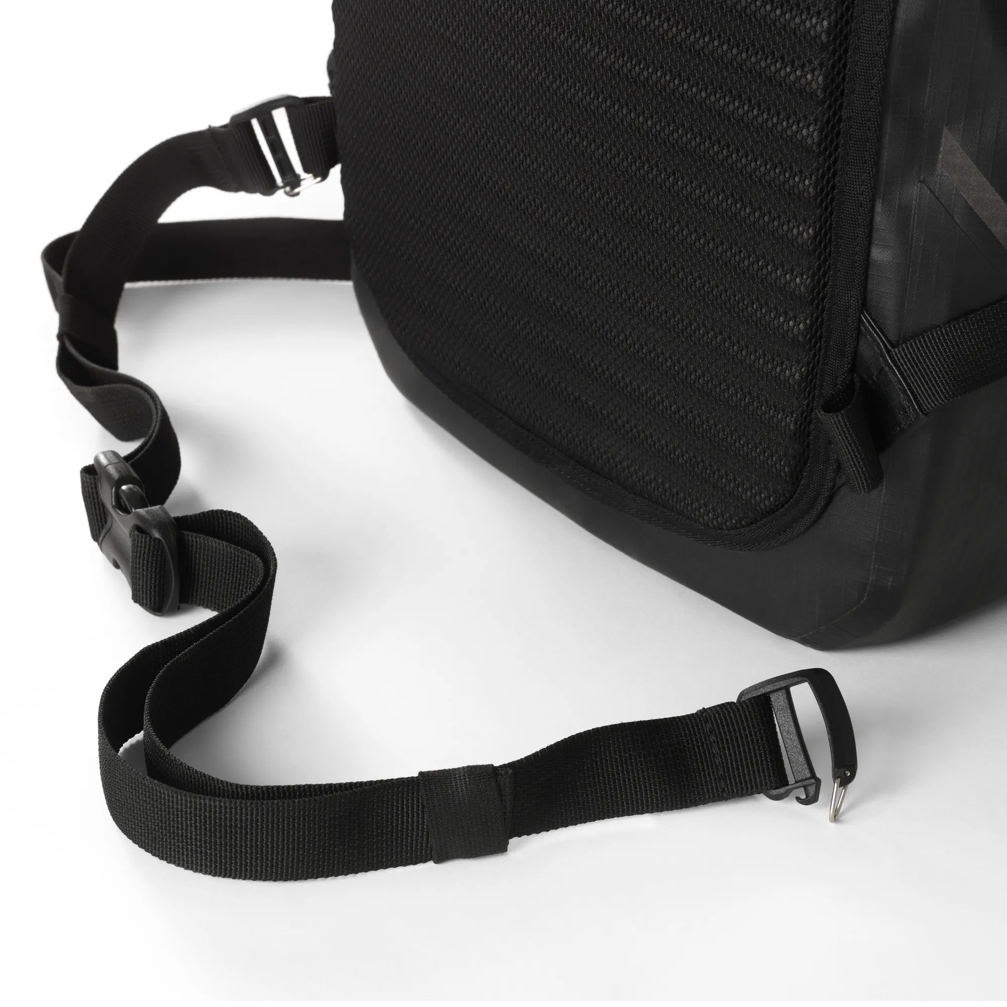 360 Lap 25L_37747_detail-waist belt 1