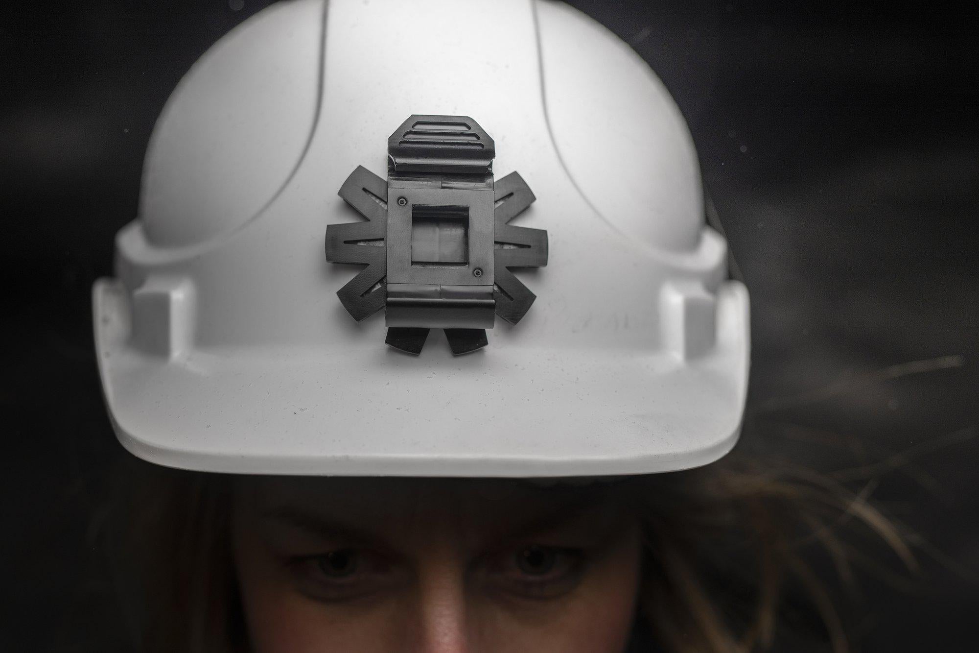 MR400 RC_37823_on helmet-lo res-productImages-dark,front,usecases&howto