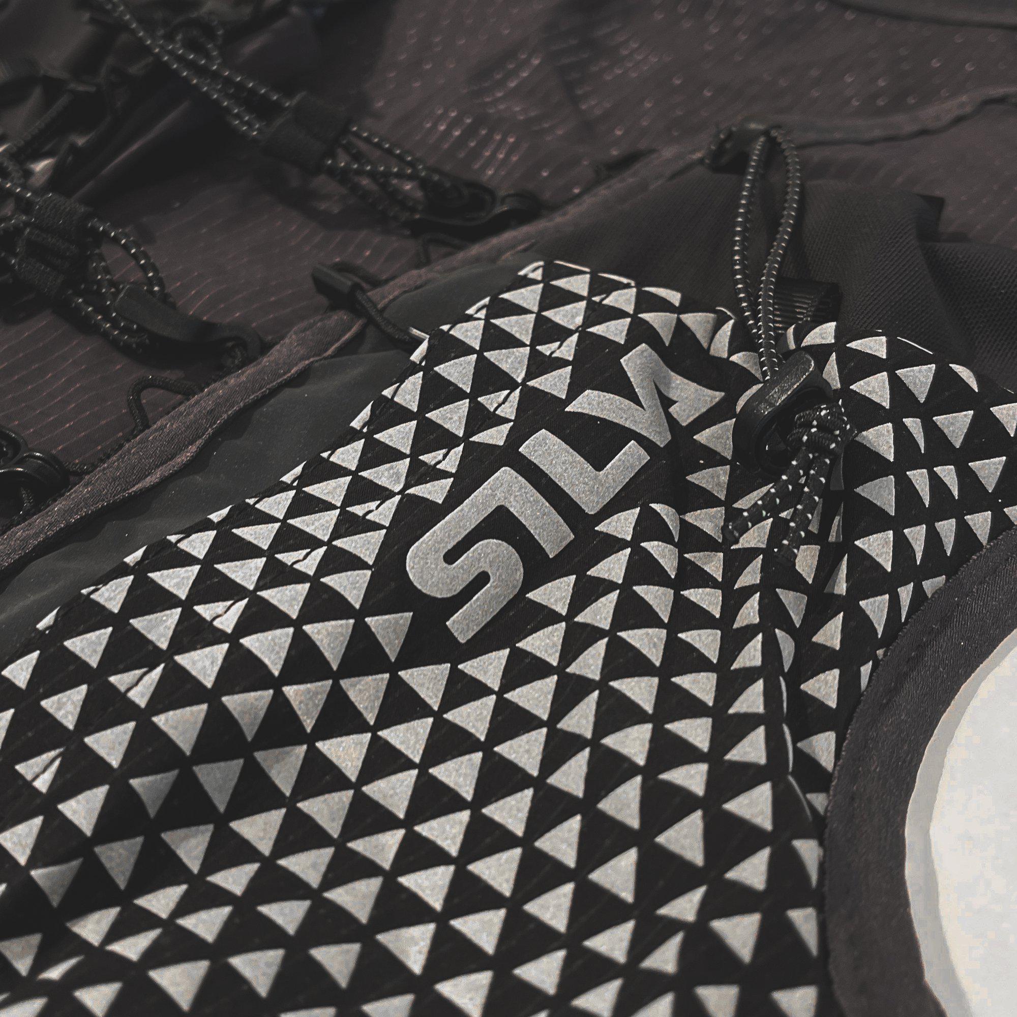 Strive Fly Reflective_detail 1