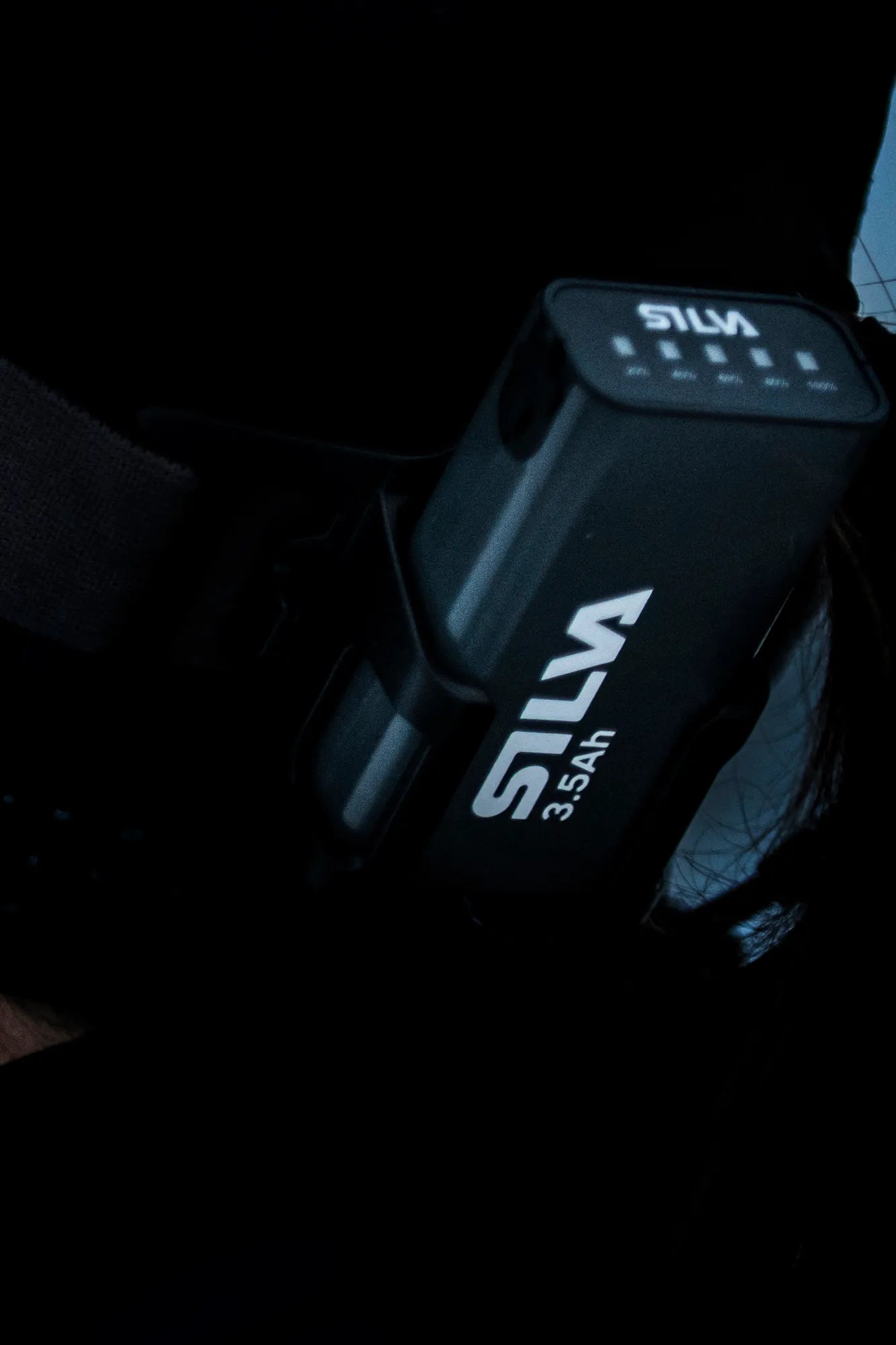 hoverImage_batteryholder-2-3-5